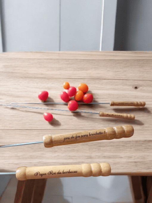 Pique a brochette gravé 