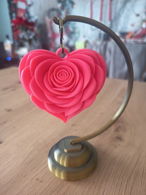 Rose en coeur suspendue