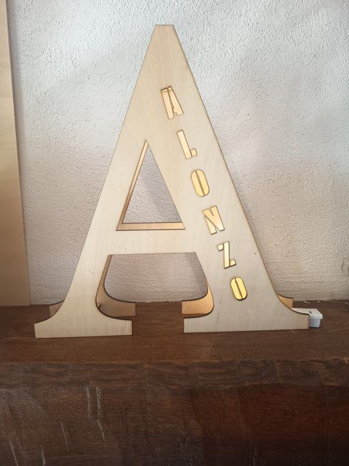 Veilleuse lettre en bois lumineuse